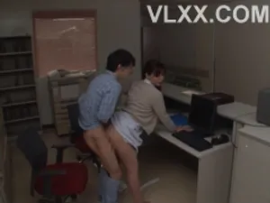 Nữ tài xế sướng rung lồn với cặc bự của anh khách thèm đụ