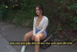 Con gái đang xem sếch tự sướng thì bố dượng trở về nhà